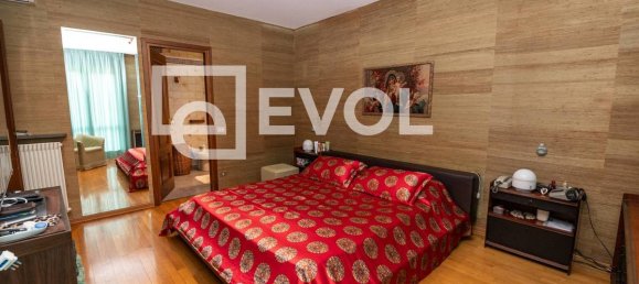 5 bedrooms Villa in Udine, Italy No. 71202 17