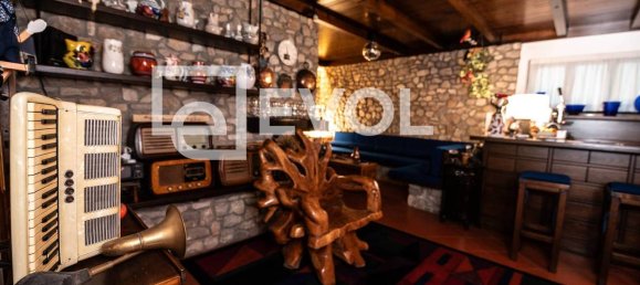 5 bedrooms Villa in Udine, Italy No. 71202 30