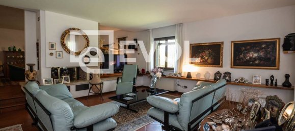5 bedrooms Villa in Udine, Italy No. 71202 3