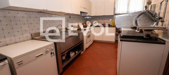 5 bedrooms Villa in Udine, Italy No. 71202 37