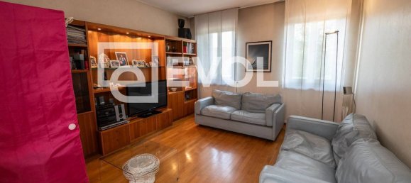 5 bedrooms Villa in Udine, Italy No. 71202 34
