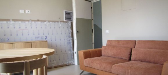 2 rooms Apartment in Florence, Italy No. 294522 2