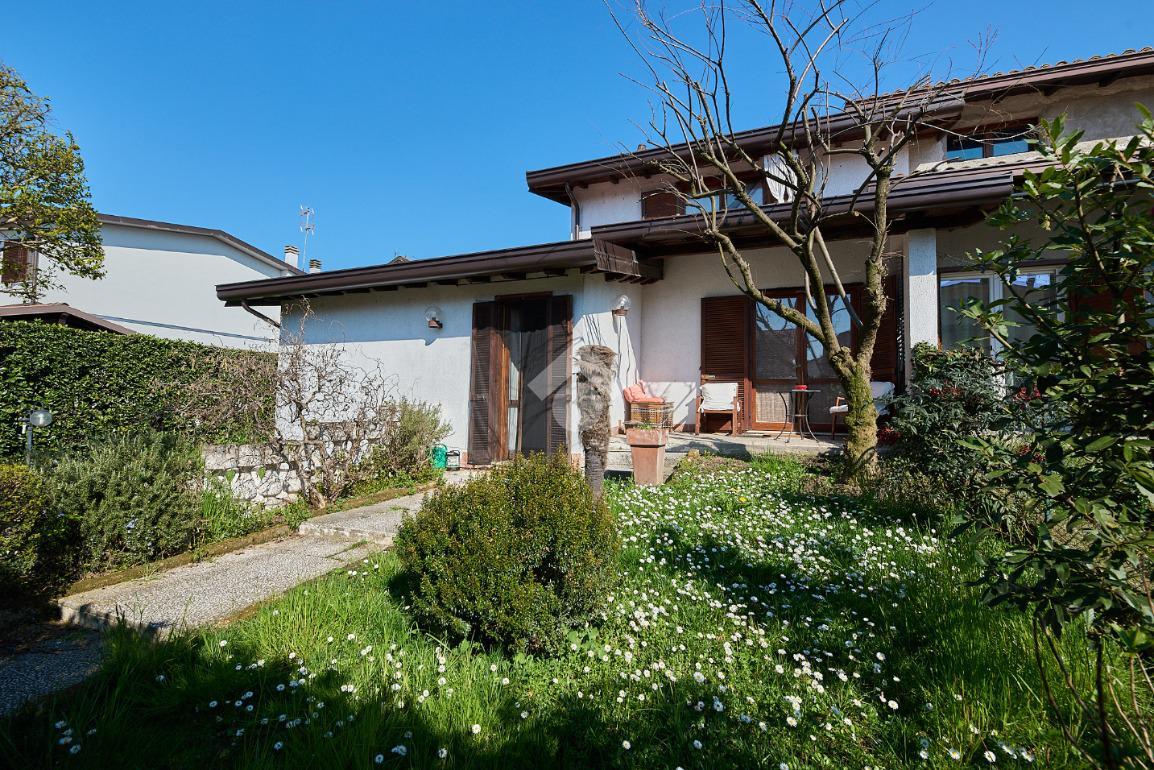 4-salle Villa à Zelo Buon Persico, Italy No. 127067