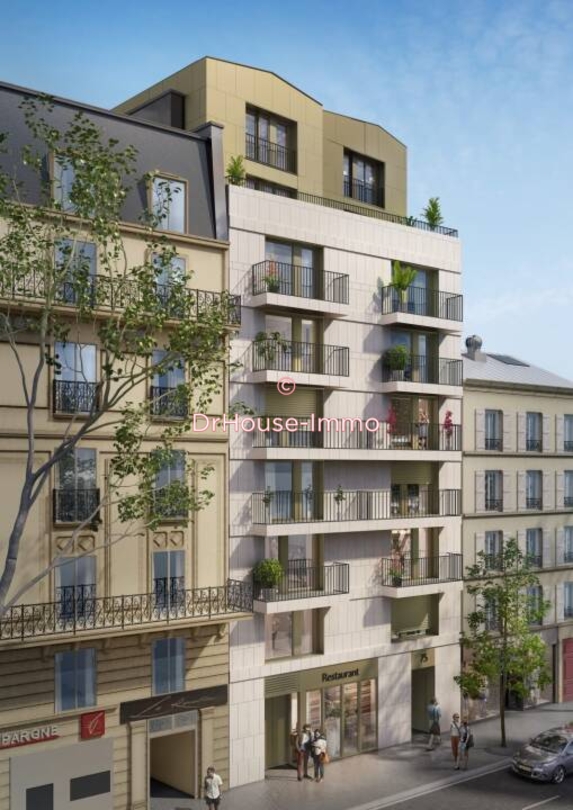 3 bedrooms Apartment in Clichy, France No. 134513
