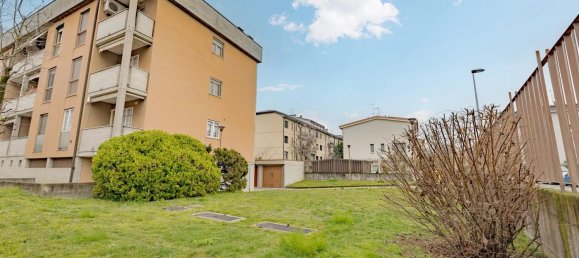 2-salle Appartement à Lodi, Italy No. 5968 30