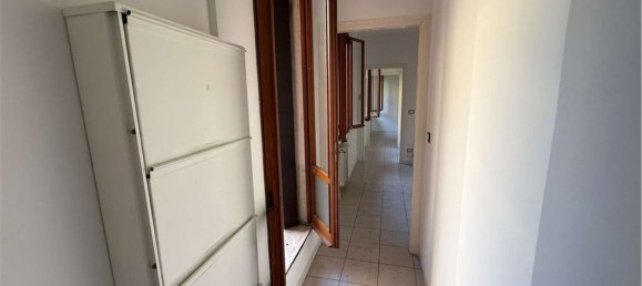 2 bedrooms Apartment in Padua, Italy No. 372675 2