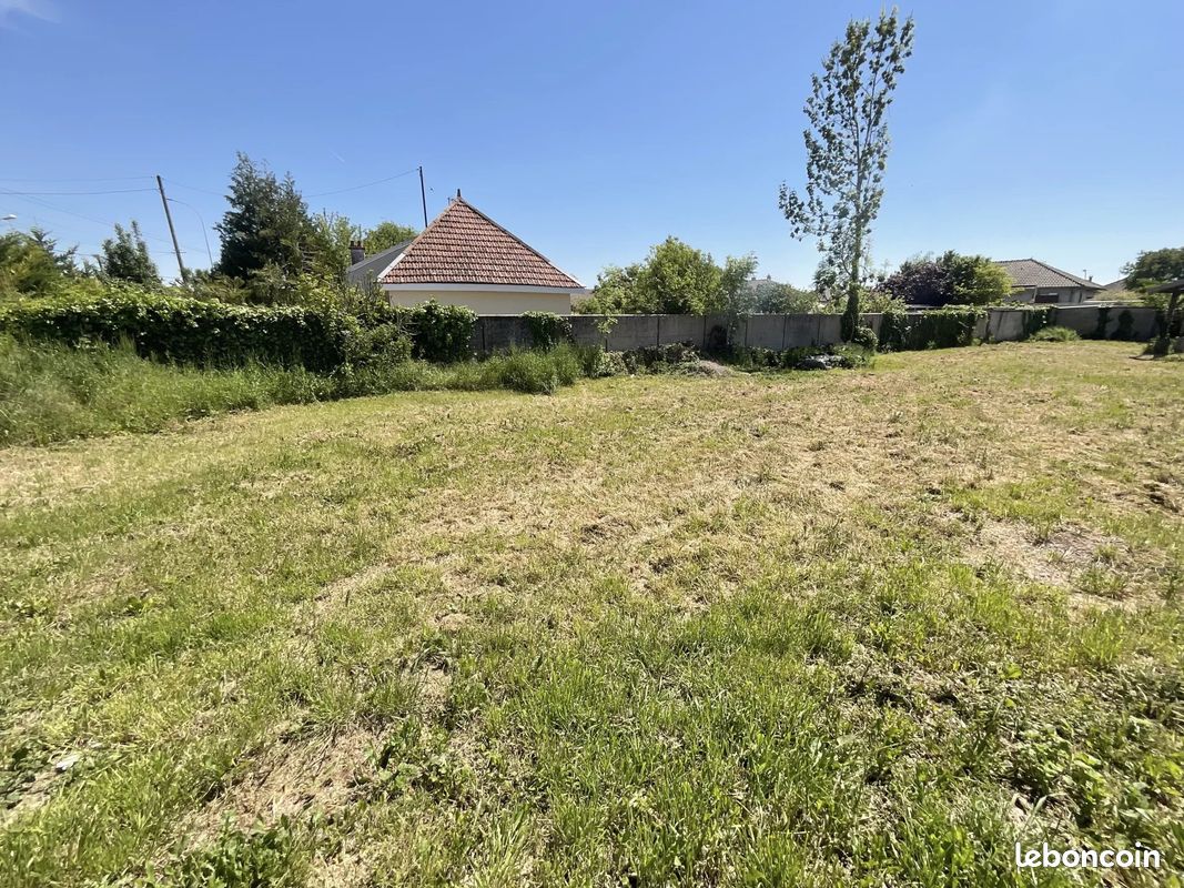 Terreno en La Riviere-de-Corps, France 407 m² No. 259094
