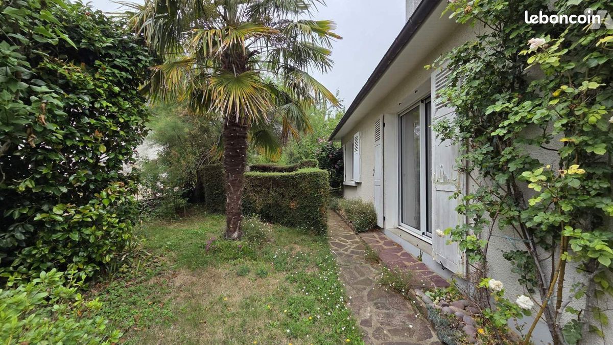 Villa de 5 habitaciónes en Cesson-Sevigne, France No. 286200