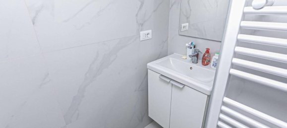 Apartamento de 4 habitaciónes en Genoa, Italy No. 36652 27