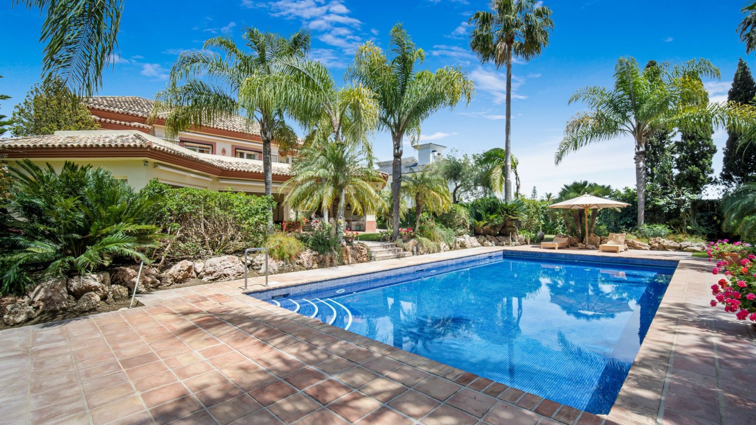 6 bedrooms Villa in San Pedro de Alcantara, Spain No. 4638