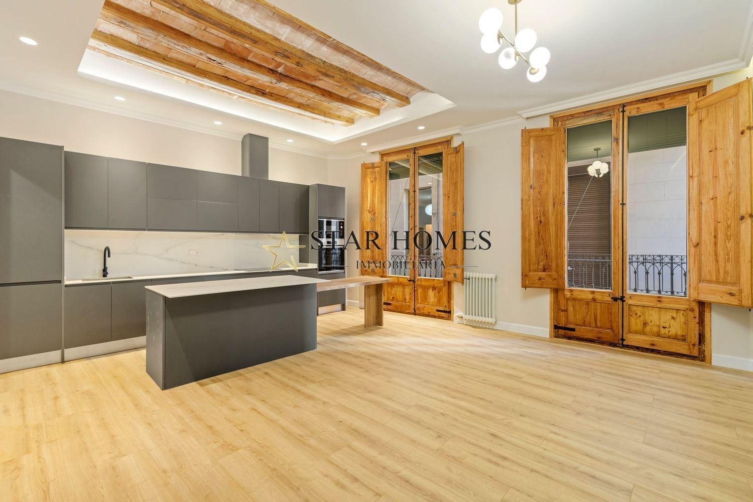 Apartamento T3 em Ciutat Vella, Spain N.º 85831