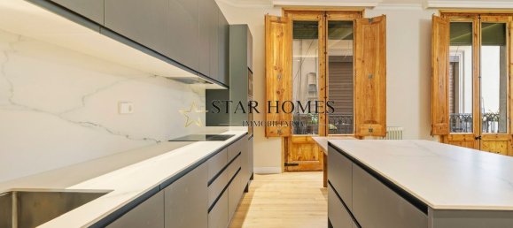 Apartamento T3 em Ciutat Vella, Spain N.º 85831 5