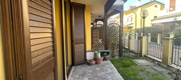 3-salle Villa à Rozzano, Italy No. 25592 7