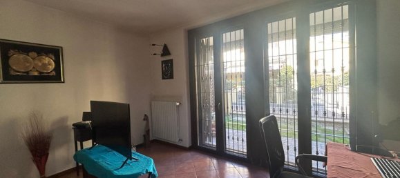 3-salle Villa à Rozzano, Italy No. 25592 25