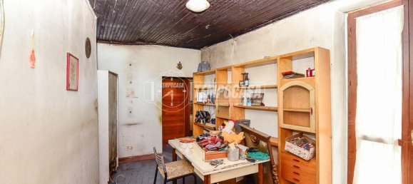 4 rooms Apartment in Sormano, Italy No. 36857 10