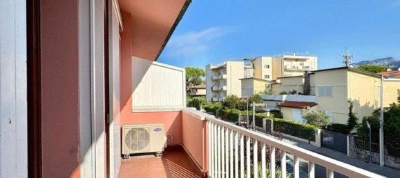 3 Schlafzimmer Haus in Massa, Italy, Nr. 327202 13