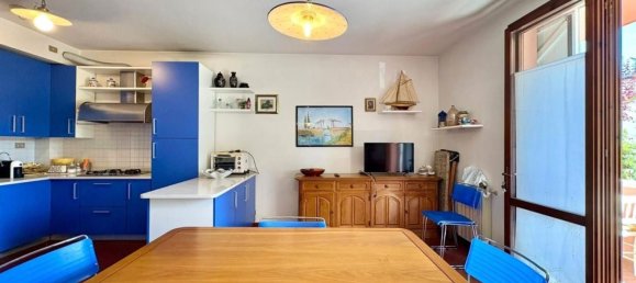 3 Schlafzimmer Haus in Massa, Italy, Nr. 327202 22