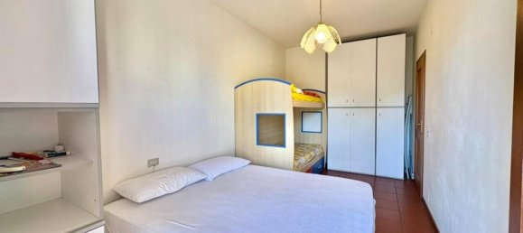 3 Schlafzimmer Haus in Massa, Italy, Nr. 327202 8