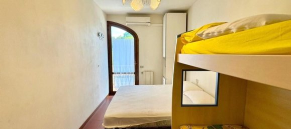 3 Schlafzimmer Haus in Massa, Italy, Nr. 327202 10