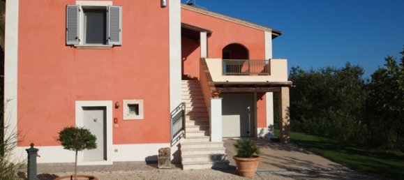 3 bedrooms House in Ascoli Piceno, Italy No. 137312 5