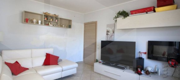 4 rooms Apartment in Pisa, Italy No. 27954 4
