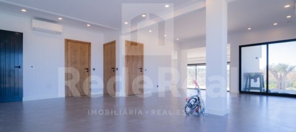 7 bedrooms Villa in Quarteira, Portugal No. 31947 42