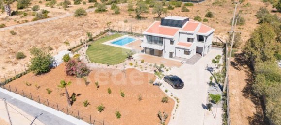 7 bedrooms Villa in Quarteira, Portugal No. 31947 34