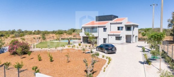 7 bedrooms Villa in Quarteira, Portugal No. 31947 35
