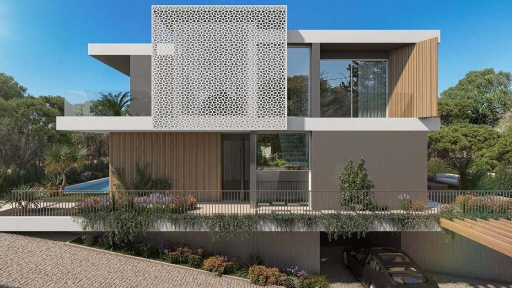 577m² Land in Albufeira, Portugal No. 156282