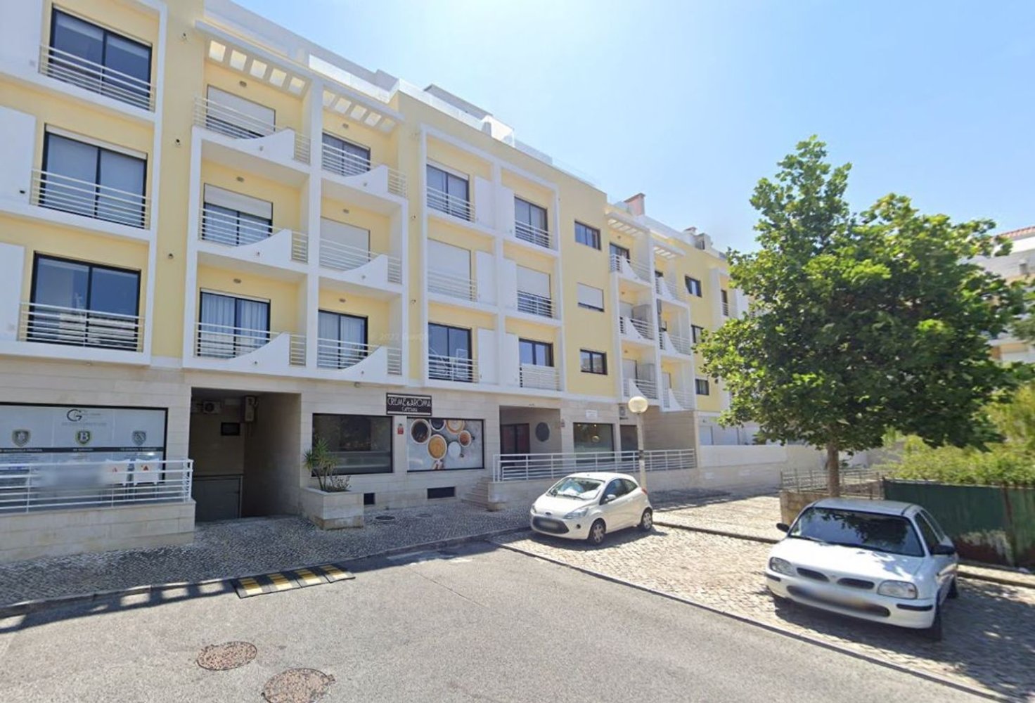 Propriété commerciale à Cascais, Portugal 117m² No. 227462