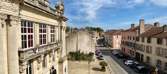 Apartamento de 4 dormitorios en Luneville, France No. 64673 2