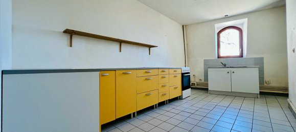 Apartamento de 4 dormitorios en Luneville, France No. 64673 8