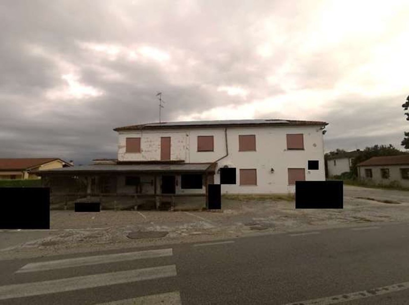 140m² Commercial property in Masi, Italy No. 218043