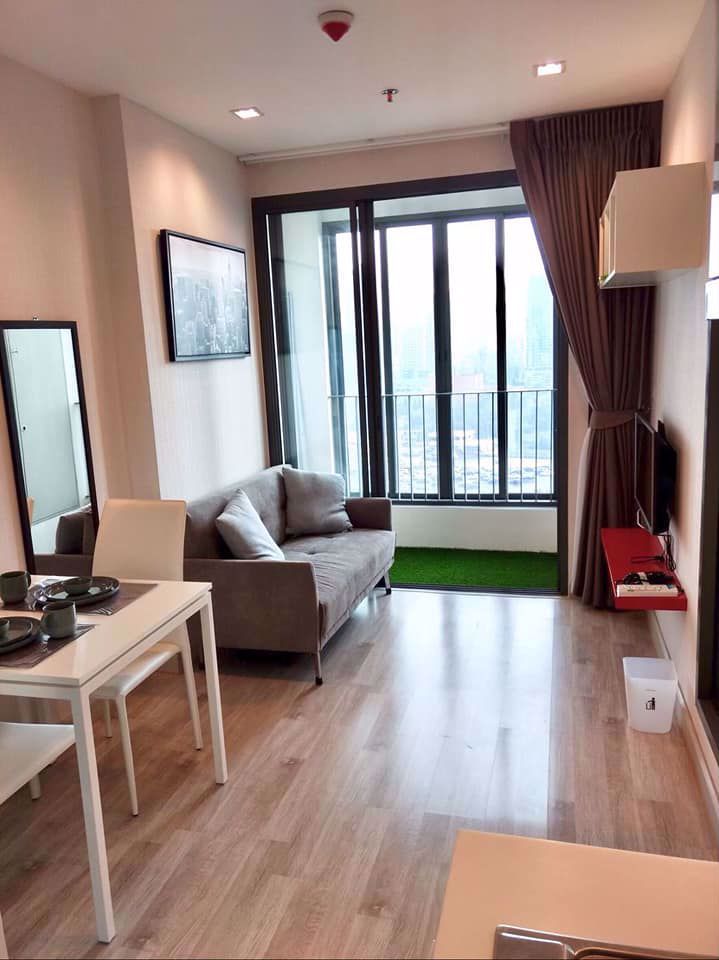 Condominio de 1 dormitorio en Huai Khwang, Thailand No. 9462