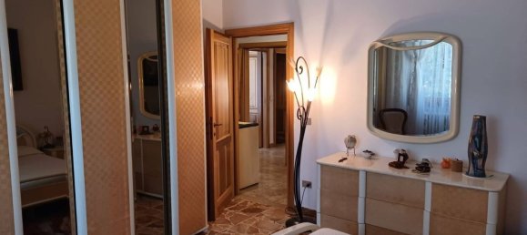 3 rooms Apartment in Figline e Incisa Valdarno, Italy No. 165991 14