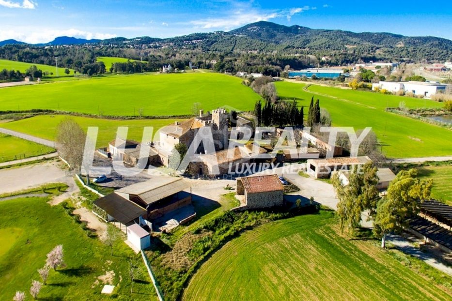 5000m² Commercial property in Barcelona, Spain No. 7375