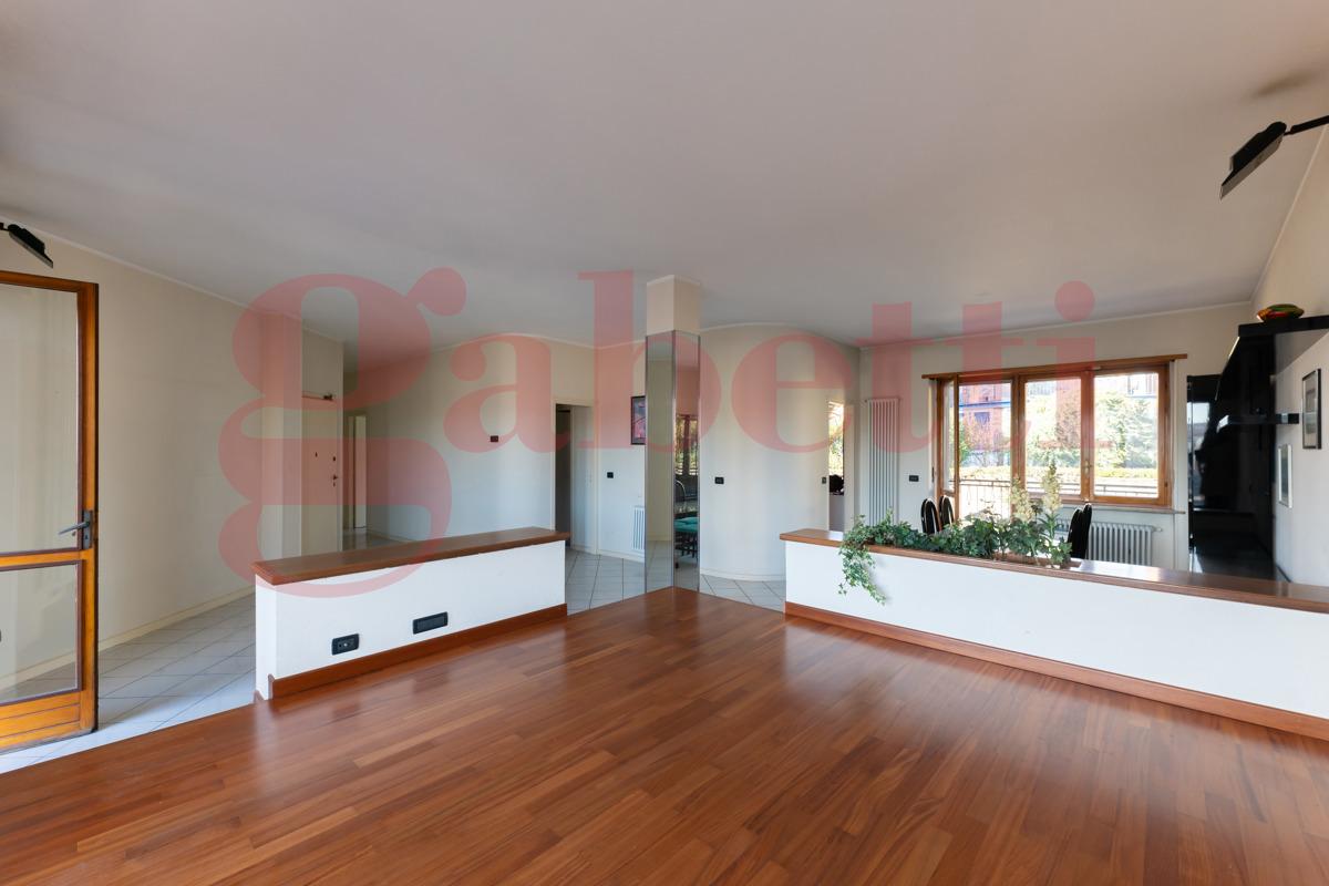 5 rooms Apartment in Settimo Torinese, Italy No. 178698