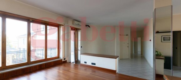 5 rooms Apartment in Settimo Torinese, Italy No. 178698 6