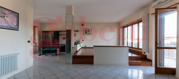 5 rooms Apartment in Settimo Torinese, Italy No. 178698 4