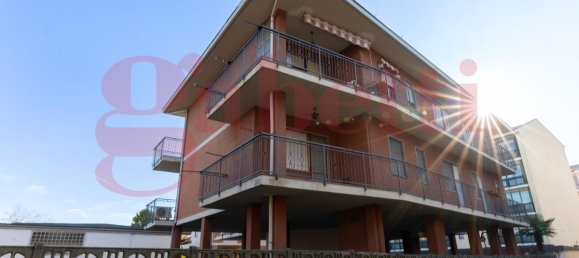5 rooms Apartment in Settimo Torinese, Italy No. 178698 3