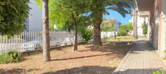 1 room Commercial property in Vasto, Italy No. 272164 8