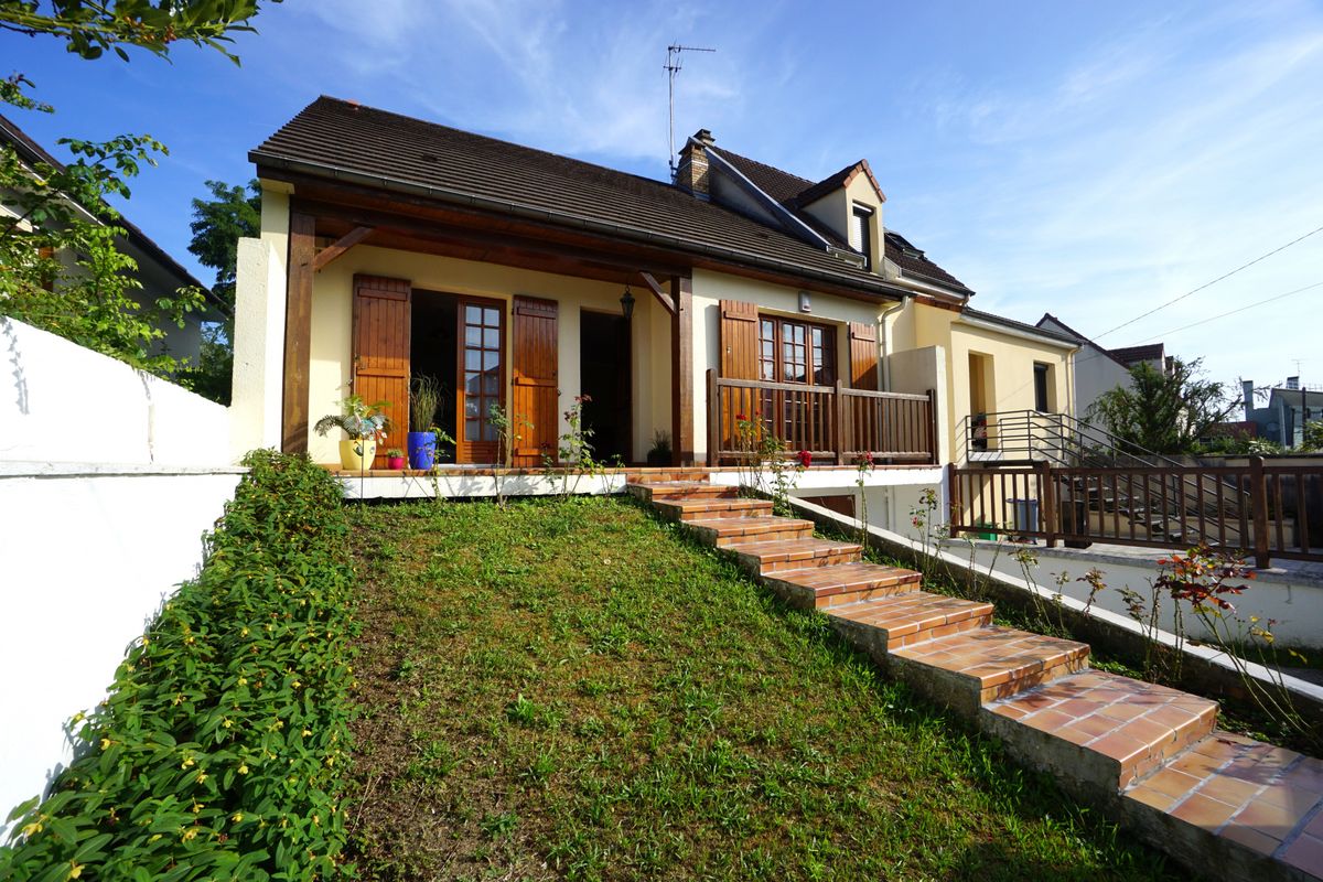 Дом с 2 спальнями в Ольне-су-Буа, Франция № 175661