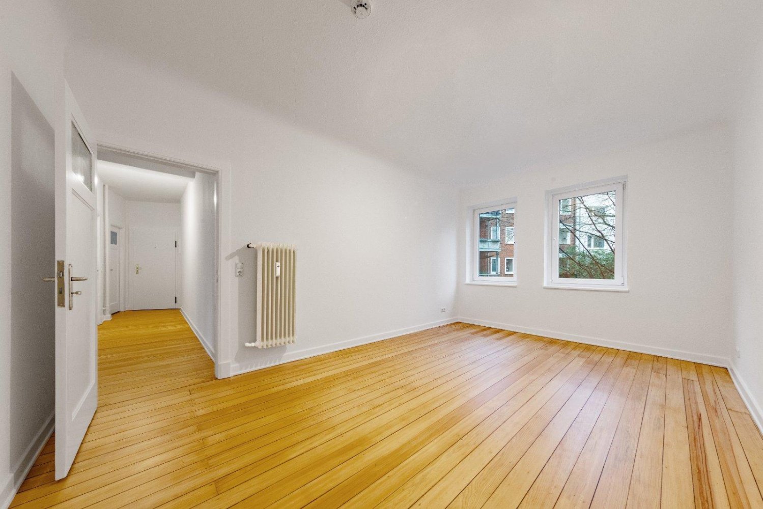 Dúplex de 2 habitaciónes en Hamburg-Nord, Germany No. 39823