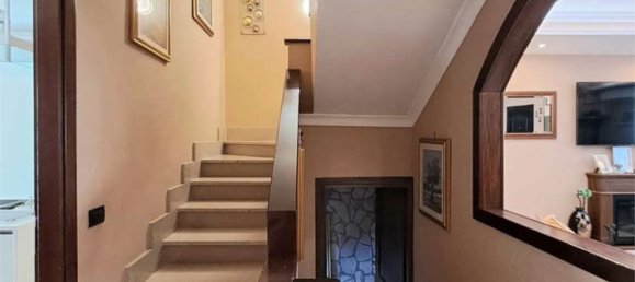 8 غرف نوم منزل في Surbo, Italy رقم 339210 19