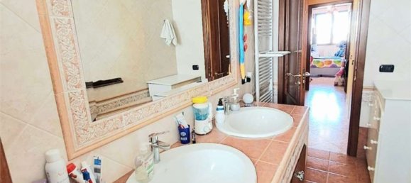 8 غرف نوم منزل في Surbo, Italy رقم 339210 43