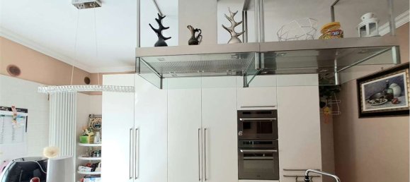 8 غرف نوم منزل في Surbo, Italy رقم 339210 29