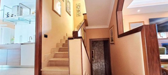 8 غرف نوم منزل في Surbo, Italy رقم 339210 9