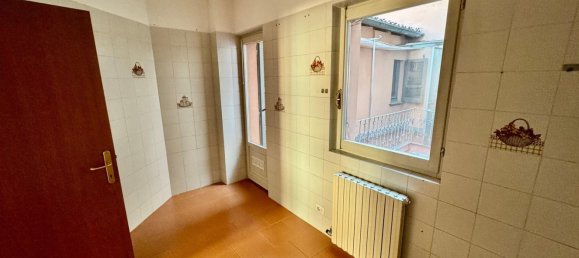 3-salle Appartement à Piacenza, Italy No. 263246 10