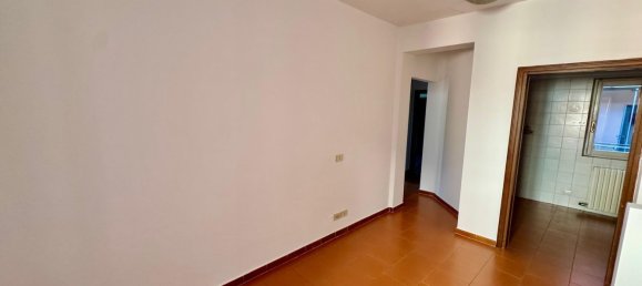 3-salle Appartement à Piacenza, Italy No. 263246 5