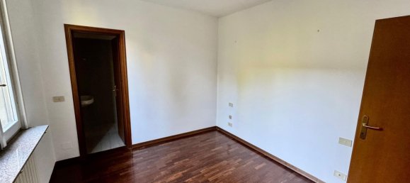 3-salle Appartement à Piacenza, Italy No. 263246 16